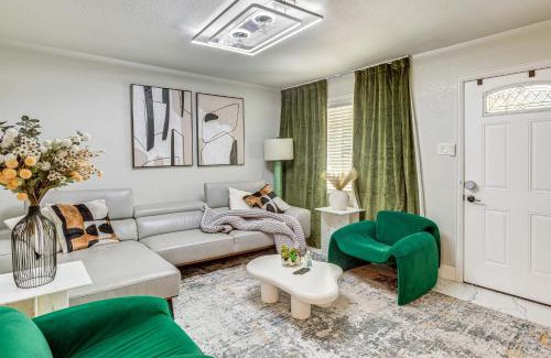 West Arlington Casa | Patio, Grill and Gym! Home 3 Mi to Lake Arlington