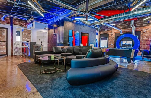 Sparta Casa | Patio & Grill | Pool Table | 100" TV | Workspaces