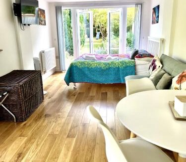 King's Lynn Apartamento | Patio lodge with forest access close to beaches