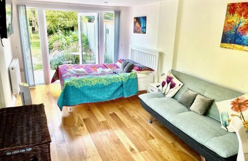 King's Lynn Apartamento | Patio lodge with forest access close to beaches
