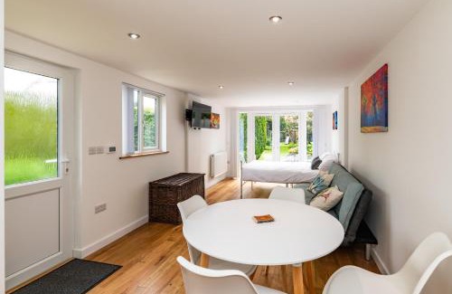 King's Lynn Apartamento | Patio lodge with forest access close to beaches