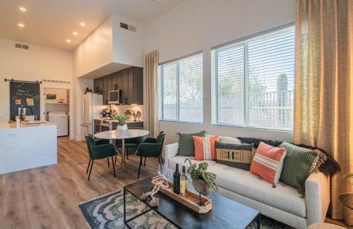 Desert View Village Apartamento | Patio Retreat - Pools - Parking - Scottsdale Rodeo S134