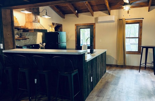 Paoli Cabina | Patoka River Hideaway