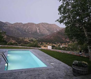 Askifou Casa | Patriko-Cozy villa on the foot of the mountains