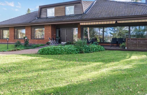 Loimaa Casa | Patruunan juhla ja majoitus by Interhome