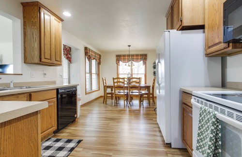 Egg Harbor Condominio | 'Pattie's Other Place' - Indoor Pool Access!