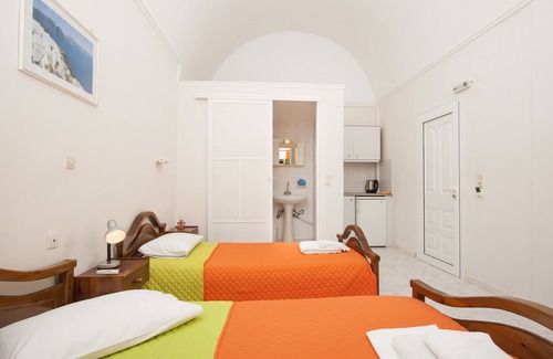 Perissa Casa | Paul's Studio