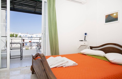 Perissa Casa | Paul's Studio