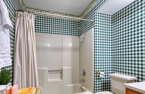 Bumpass Casa | Pauley Shores- Inground Swimming Pool, Waterfront, Theater, and MORE!