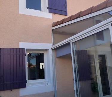Sorede Casa | Pavillon 3 chambres avec véranda et climatisation.