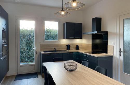 Brout-Vernet Casa | Pavillon rénové avec jardin arboré, proche centre-ville, véranda, parking, wifi, idéal familles - FR-1-489-417