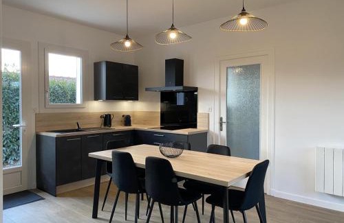 Brout-Vernet Casa | Pavillon rénové avec jardin arboré, proche centre-ville, véranda, parking, wifi, idéal familles - FR-1-489-417