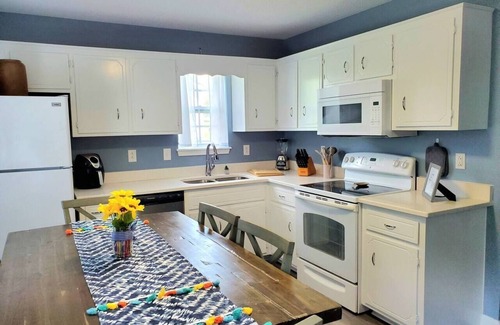 Oak Grove Casa | Paw-fect for pet lovers & thrill seekers