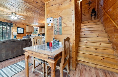 Sevierville Cabina | Paw Prints