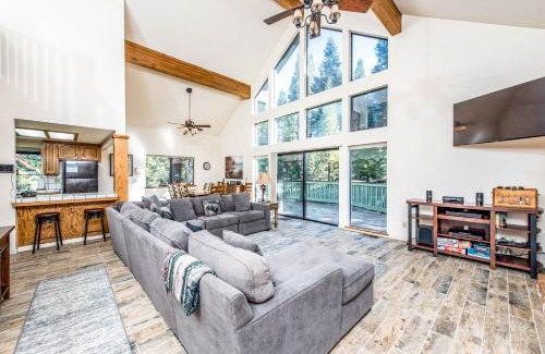Shaver Lake Casa | Paw's Cabin