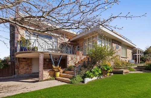 Rye Villa | Paw Up Villa - entertainer delight