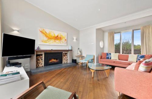Rye Villa | Paw Up Villa - entertainer delight