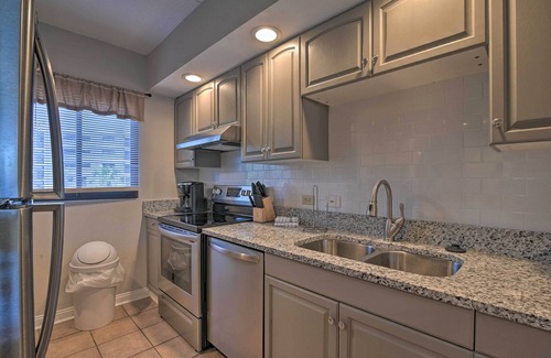 North Litchfield Beach Condominio | Pawleys Island Condo Retreat w/ Beach Access!