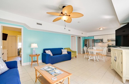 Pawleys Island Casa | Pawleys Island Retreat - Golf Cart Included!
