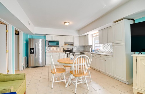 Pawleys Island Casa | Pawleys Island Retreat - Golf Cart Included!