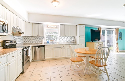 Pawleys Island Casa | Pawleys Island Retreat - Golf Cart Included!