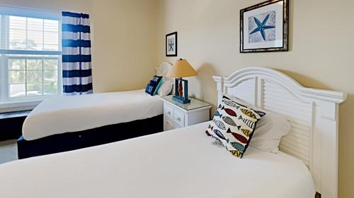 Pawleys Island Villa | Pawleys Island Retreat Tranquil 4BR Pool Tennis