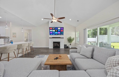 Pawleys Island Casa | Pawleys Palace: Private Pool | On Golf Course | Close to Beach