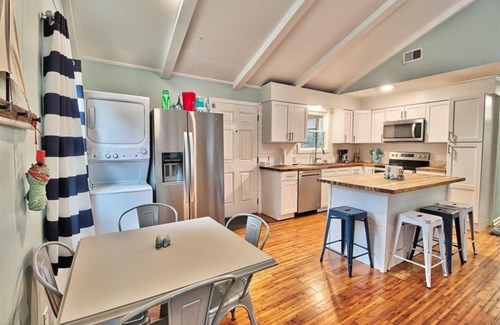 Litchfield by the Sea Casa | Pawleys Paradise! ~1/2 mile to the Beach. 3BR/3 Full BA. FREE Bikes included.