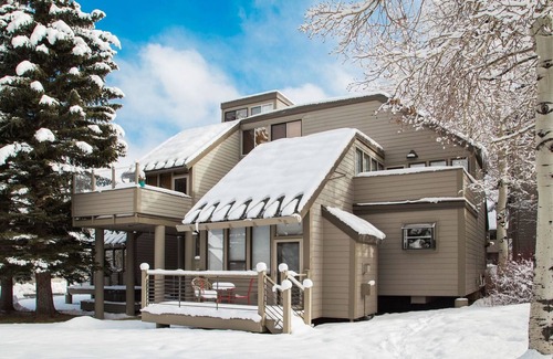 North Park City Hotel | Pay Day by Identity Properties