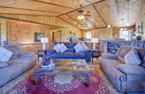 Payson Casa | Payson Cabin w/ Deck Near Hiking, Fishing & More!