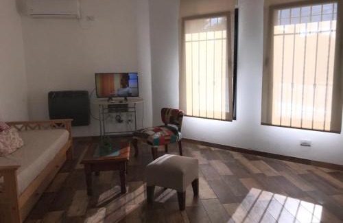 San Antonio de Areco Casa | PAZ EN LA CIUDAD, en el centro, con WIFI y cochera privada