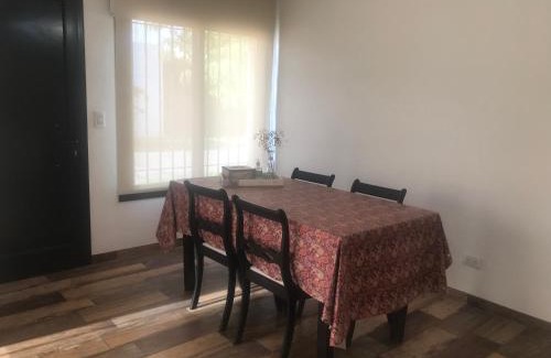 San Antonio de Areco Casa | PAZ EN LA CIUDAD, en el centro, con WIFI y cochera privada