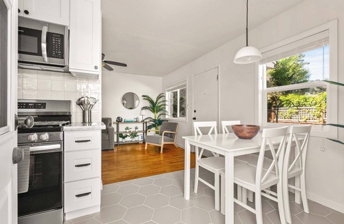 Crown Point Casa | PB Bungalow-Private fenced yard-Parking-Remodeled!