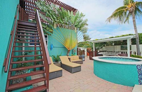 Palm Beach Villa | PB98B - Private Villa with pool - 5min from Palm Beach - 5BR house