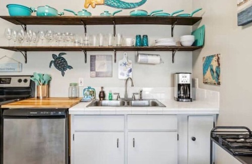 Thomas Drive Apartamento | PCB Private Studio Pet Friendly blocks from beaches attractions