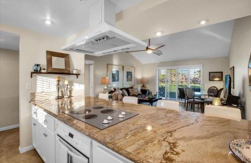 Palm Desert Apartamento | PD Resorter 2BR with Golf course views