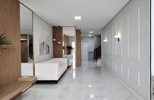 Meia Praia Apartamento | Pe na areia - 50m praia - 2 km aeroporto Navegantes -11 km Beto Carrero - 19 km de Balneario Camburiu SC