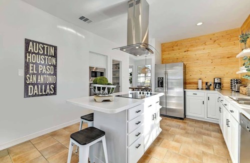 Dripping Springs Casa | Peabody Ranch Luxury Home W/pool, Hot Tub, Fire Pit!