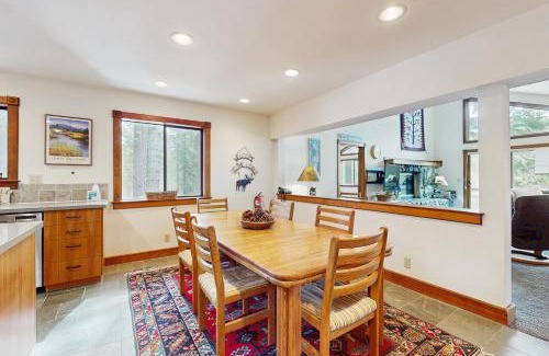Twin Peaks Casa | Peace and Pines at Upper Ward Creek