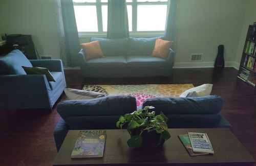 Gracewood Casa | Peace and Privacy in a Cozy Modern Home close to amenities