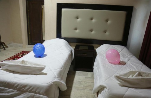 At-Taybeh Cama Y Desayuno | Peace Castle
