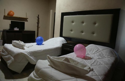 At-Taybeh Cama Y Desayuno | Peace Castle
