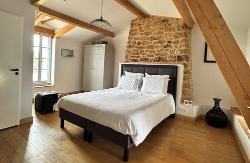 Blanquefort-sur-Briolance Otro | Peace, space and relaxation. We offer 2 guest houses with a salted water pool.nn