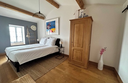 Blanquefort-sur-Briolance Otro | Peace, space and relaxation. We offer 2 guest houses with a salted water pool.nn