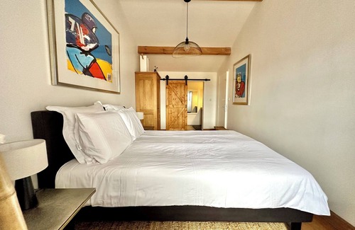Blanquefort-sur-Briolance Otro | Peace, space and relaxation. We offer 2 guest houses with a salted water pool.nn