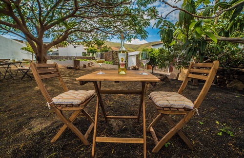 Tabayesco Casa | Paz en el campo a 1 km de la playa, magníficos exteriores, bbq y wifi gratis