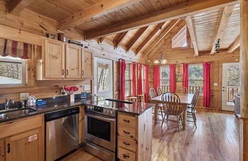 Gatlinburg - Pigeon Forge Cabina | Peace Of Mind 3 Bedroom Cabin by RedAwning