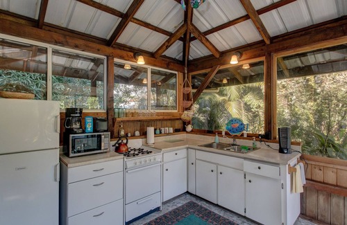 Keaau Cabina | Peace Of Paradise 1 Bedroom Cabin by RedAwning