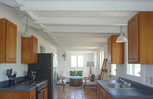 George Town Hotel | Peace & Plenty Island Cottages