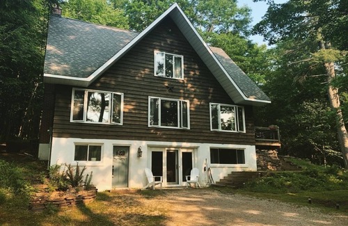 Minden Cabaña | Peace & Privacy on 10 acres with full game room and fireplace